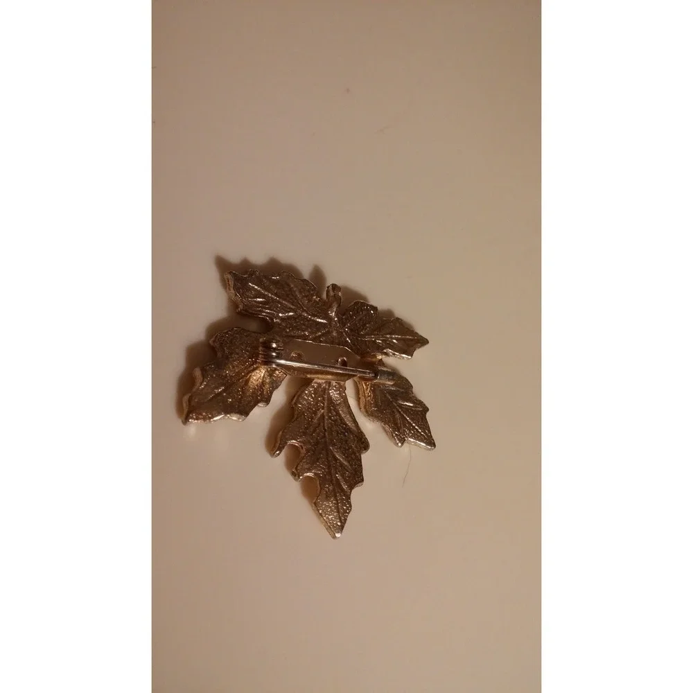 Brooch, Vintage, gold leaf brooch, vintage leaf brooch, Jewelry, mid century